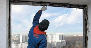 Демонтаж остекления балкона в Коломне - цена от 565 руб. - Сварной-Клм